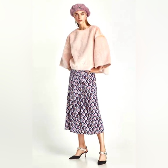 Zara Pink Faux Fur Pullover- NWOT - Picture 3 of 15